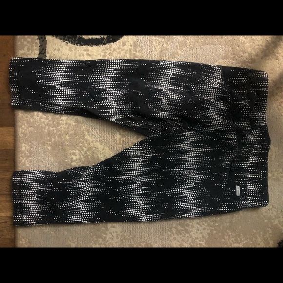 Workout capris - Picture 1 of 2